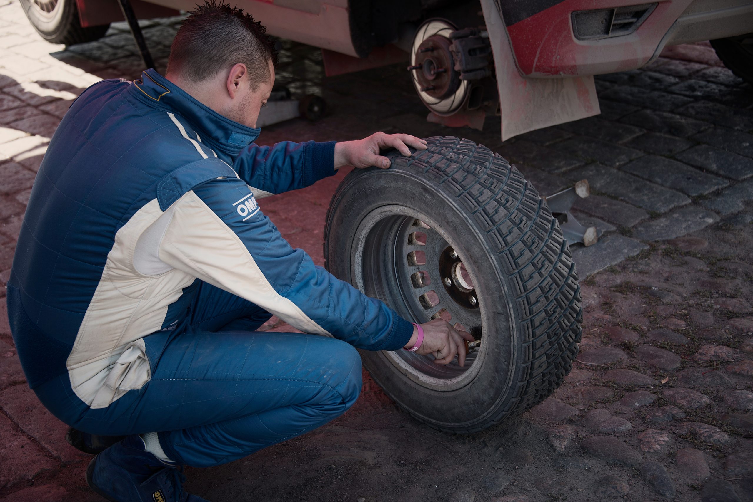 Gece lastik yol yardım