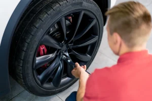 Tesla lastik tamiri