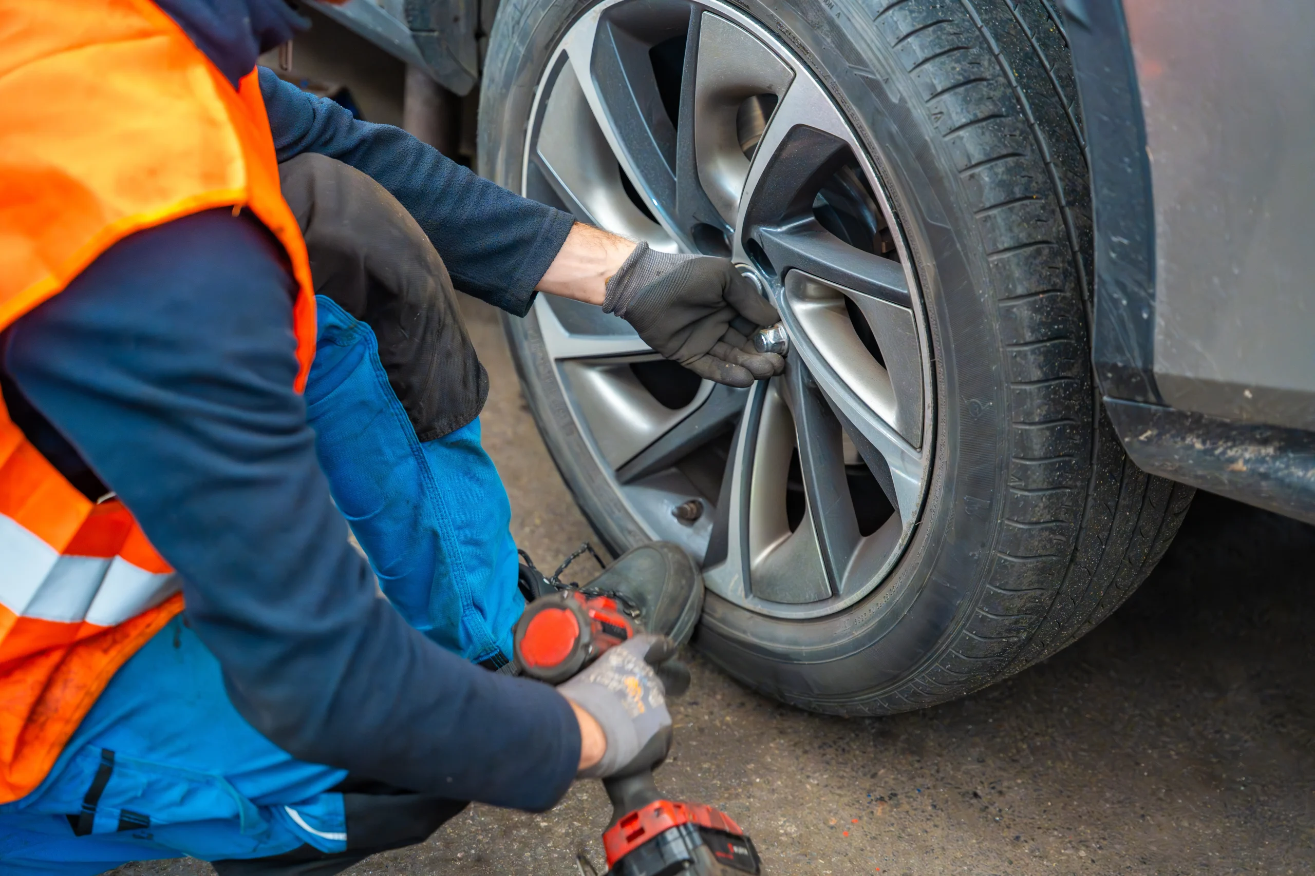 7/24 Acil Lastik Yol Yardım Hizmeti