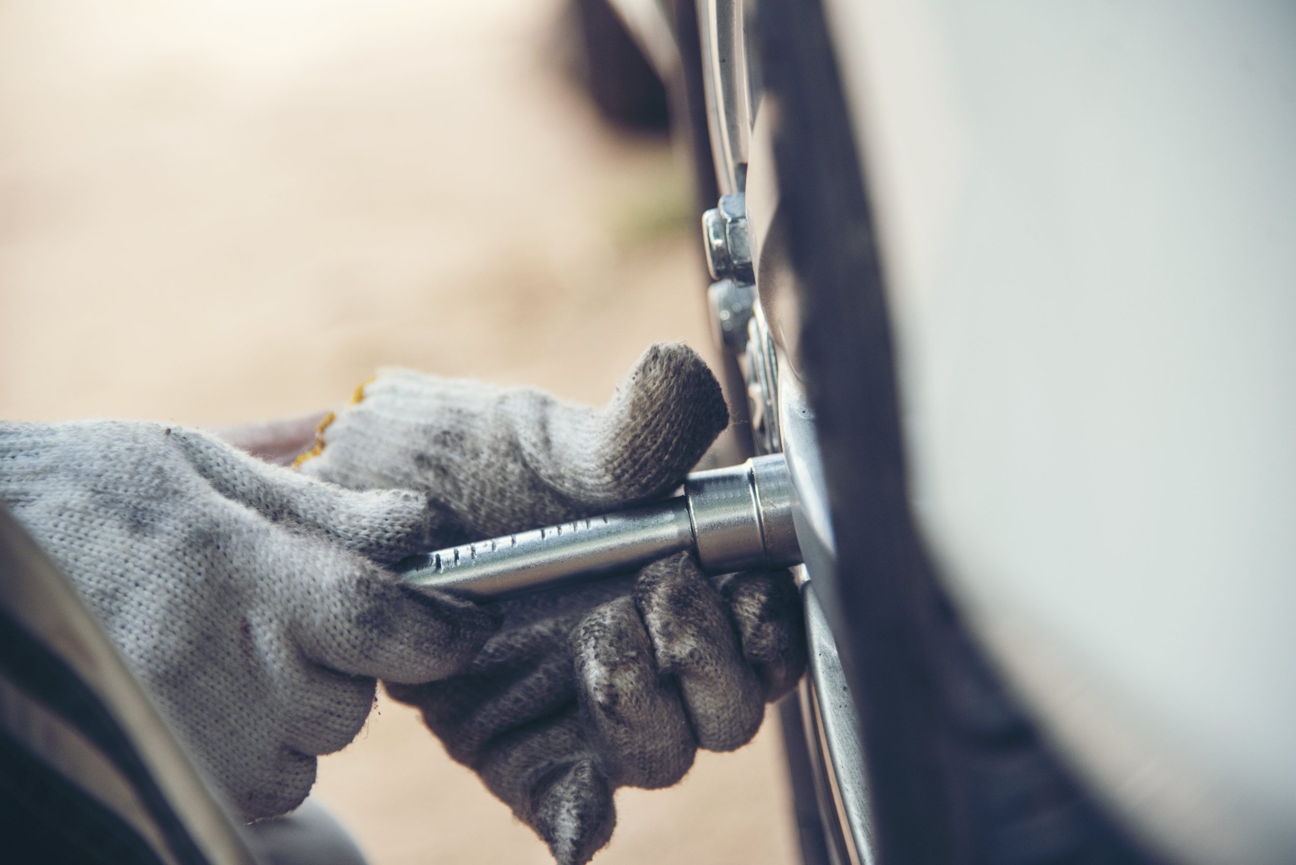 acil lastik yol yardım, acil lastikçi İstanbul, 7/24 mobil lastikçi, yerinde lastik tamiri, en yakın lastikçi, gece açık lastikçi, İstanbul lastik tamircisi, acil lastik değişimi, lastik yol yardım hizmeti, oto lastikçi 7/24